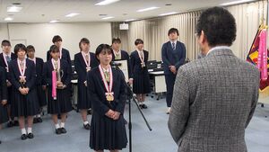 「うれしいニュース届けられた」全日本高校女子サッカー史上初3連覇 藤枝順心高校の選手が報告＝静岡
