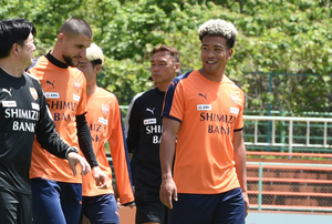 清水エスパルス・住吉ジェラニレショーン選手が1カ月ぶりに全体練習に合流へ。町田ゼルビア戦で復帰なるか。