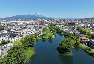 東京圏（東京、千葉、埼玉、神奈川）から三島市内への移住を検討中の方、必見！働き方の要件を満たした場合、補助金を交付します