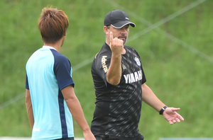 ジュビロ磐田のハッチンソン監督「この2試合デュエルで負けすぎ？言い返せない…基本見つめ直す」水戸戦に向けて修正
