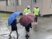 校門前でお見送り