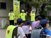 校門前でお見送り