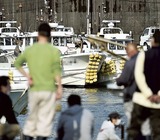 港内で「ただ待機」　連帯、負の側面が顕在化