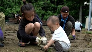 閉校した小学校を多目的施設にするプロジェクト 子どもたちが『芝植えワークショップ』市長も山あいの活性化に期待=静岡市