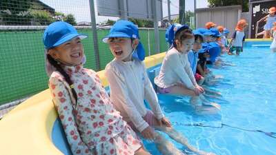 「子どもたちの活動が狭まっている」梅雨前線が消滅 想定外の早さで猛暑に…教育現場は困惑 公園に行かず水遊びに変更=静岡