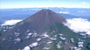 「富士登山は3回目」サンダル履きのアメリカ人男性を救助 新七合目付近でテント宿泊して体調不良に…重機で搬送され五合目へ 静岡・富士宮口は山開き前