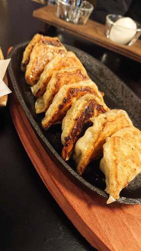 餃子酒場 鼎 かなえ 御殿場市 アットエス
