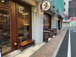 店内はおしゃれでシックな雰囲気