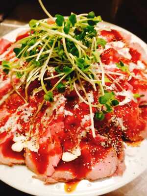 大人気のローストビーフ！ランチでは丼で900円！