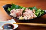 宮崎直送の地鶏の刺身は限定での提供です。