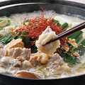 【大人気】 美味しさを磨き続けてきた当店の名物「もつ鍋」