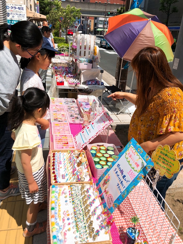 ゆり の 木 通り 手作り 品 バザール