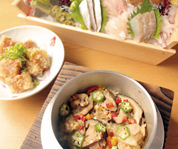 地養鶏と夏野菜の釜飯など