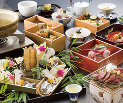 「一富士二鷹三茄子懐石」6480円、8640円