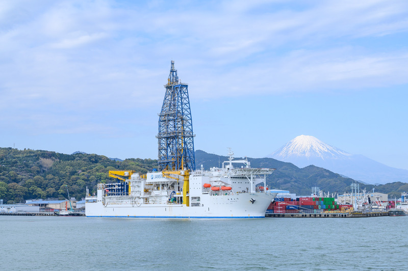 地球深部探査船「ちきゅう」