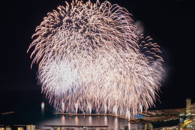 春季熱海海上花火大会