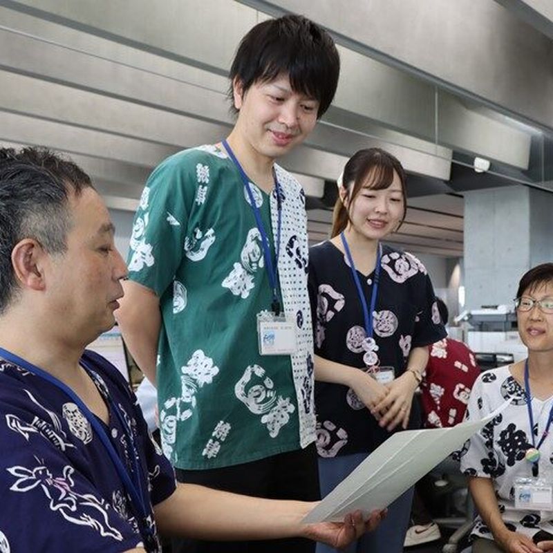 焼津の夏を彩る「魚河岸シャツ」！粋な柄と職人技が光るご当地シャツの