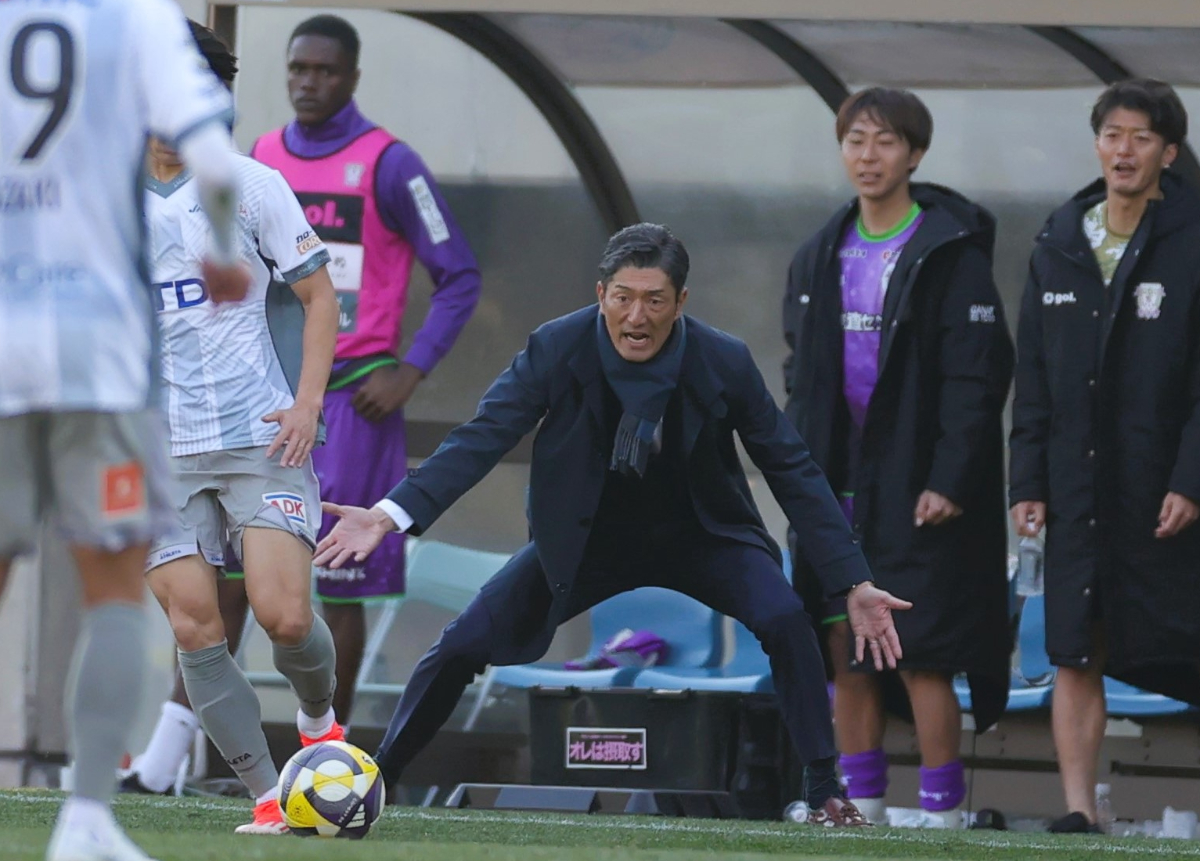 集団食中毒の中でつかんだ価値ある1勝！藤枝MYFCの須藤大輔監督が