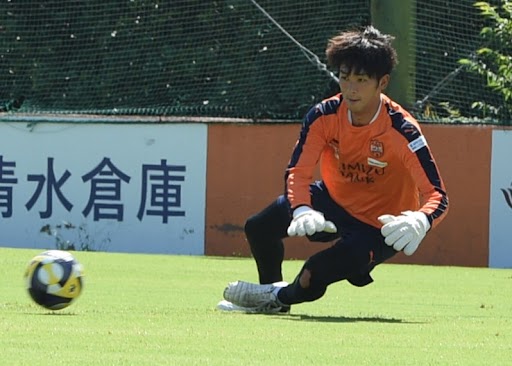 清水エスパルスのGK梅田透吾が3戦連続無失点でセーブ率1位！「指先だった…」浦和レッズ戦で見せた自身も納得のビッグセーブとは