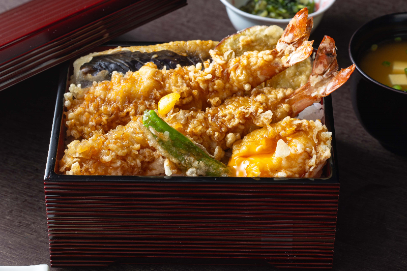 富士山眺望の新店「富士 天晴」揚げたて天ぷら