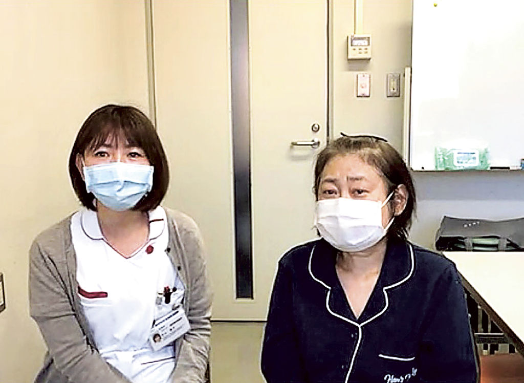 オンライン取材に応じる看護師の吉川陽子さん（左）と原田久美子さん