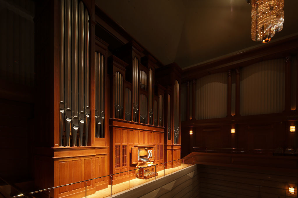 大木麻理がバッハを演奏する静岡音楽館ＡＯＩのパイプオルガン。仏ストラスブールのアルフレッド・ケルン社による建造（同館提供）