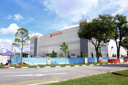 シンガポール北部で拡張工事が行われている米グローバルファウンドリーズの生産拠点（共同）