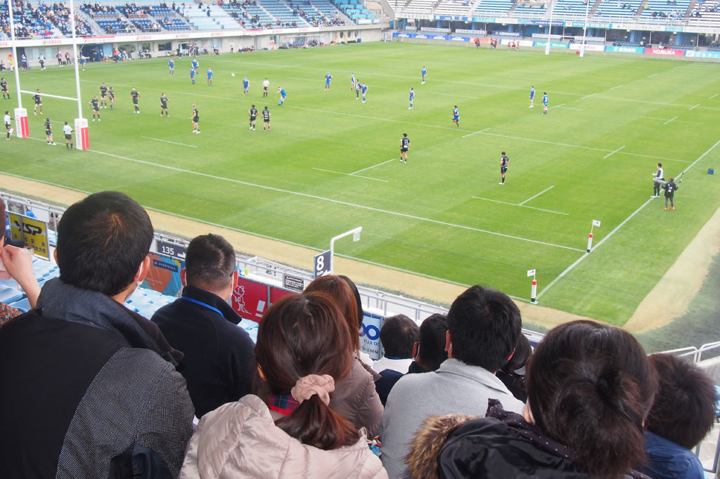 静岡ブルーレヴズの試合を観戦しながら交流した婚活イベント＝磐田市のヤマハスタジアム