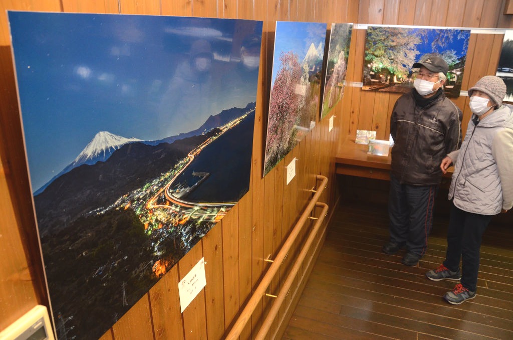 岩下さんが撮影した富士山の写真＝浜松市浜北区のバードピア浜北