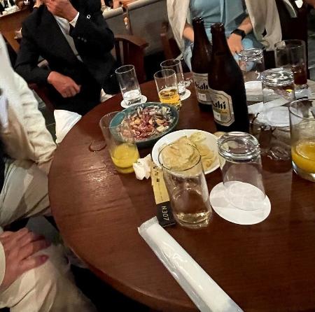 ミスアース東北大会後に開かれたアフターパーティー。テーブルにはアルコールも