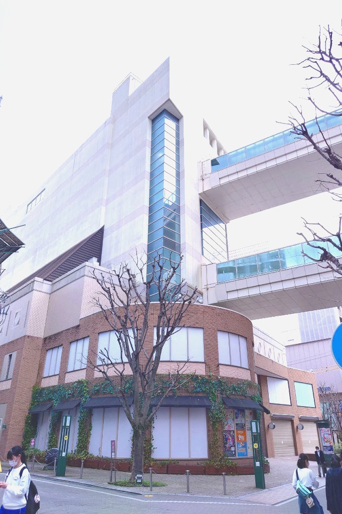 「駿河屋」を運営するエーツーによる取得が明らかになった旧静岡マルイ＝２７日午後、静岡市葵区