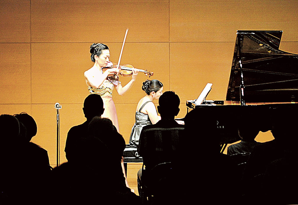 岡田さんらによるバイオリンリサイタル＝浜松市中区のアクトシティ浜松音楽工房ホール