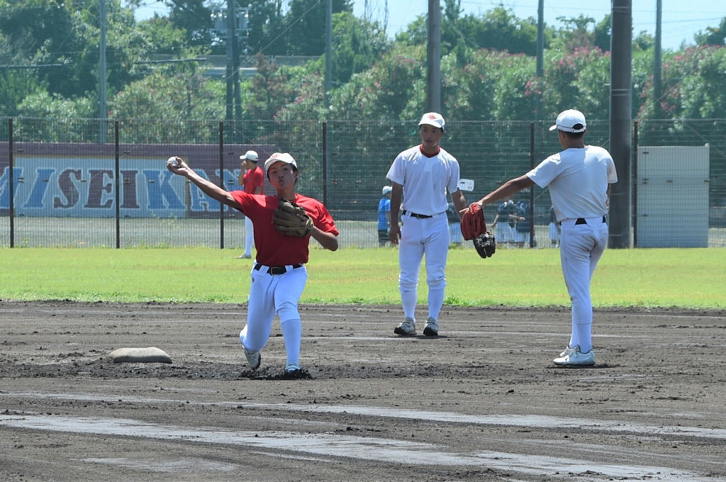 静岡での最終練習に臨んだ選手たち＝浜松市西区の同校グラウンド
