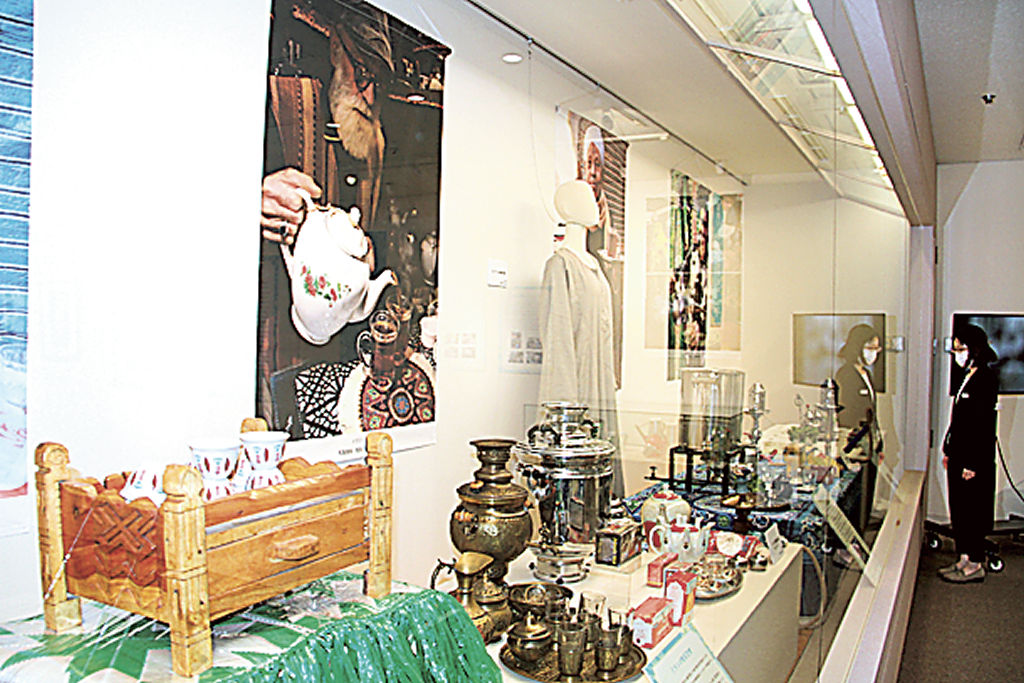 世界の喫茶文化を知ることができる企画展＝島田市のふじのくに茶の都ミュージアム