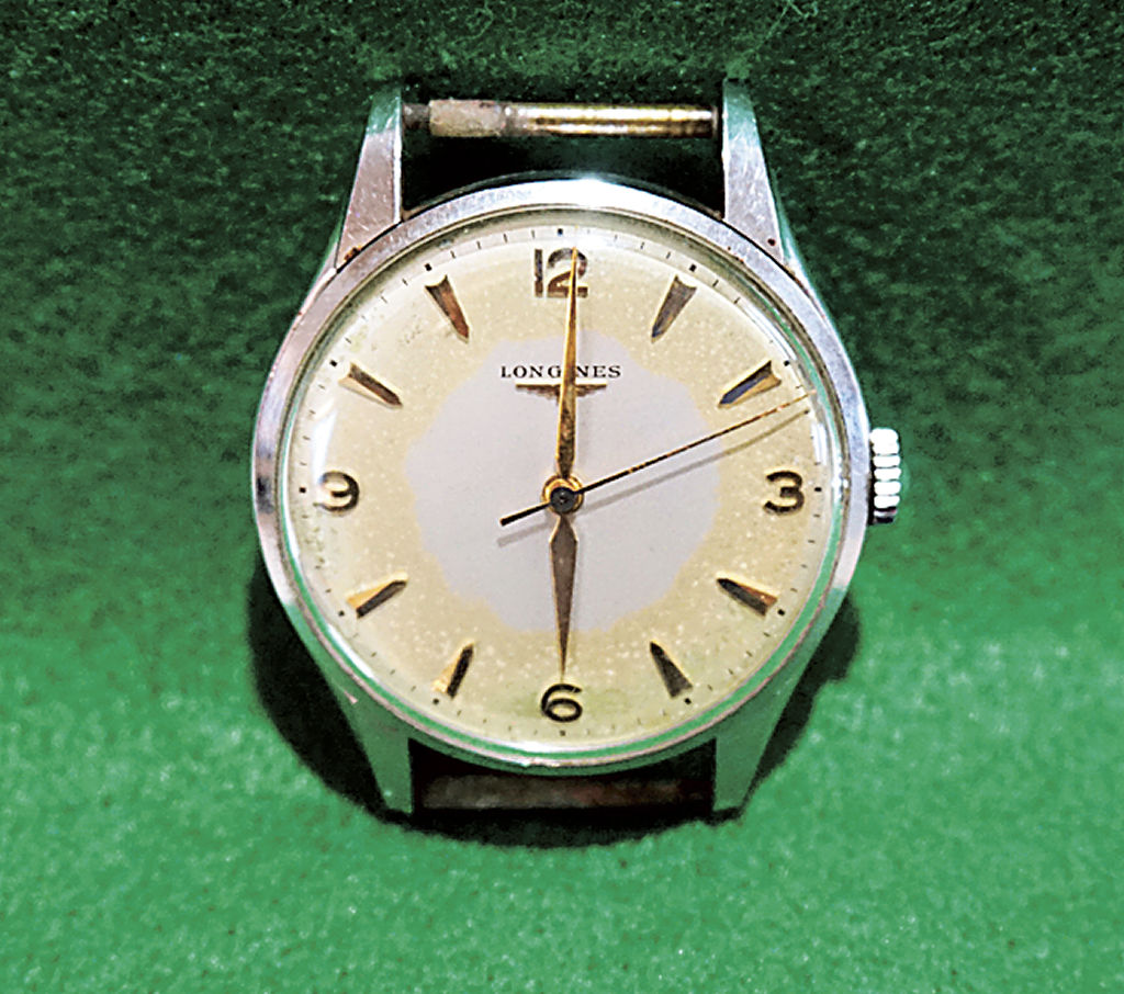 １９５８年の芥川賞選考委員のみに配布された腕時計の表