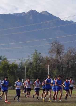 チリ初のプロチーム、セルクナムで練習する若手選手＝２０２３年５月、サンティアゴ（共同）