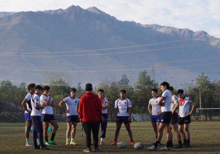 チリ初のプロチーム、セルクナムで練習する若手選手＝２０２３年５月、サンティアゴ（共同）