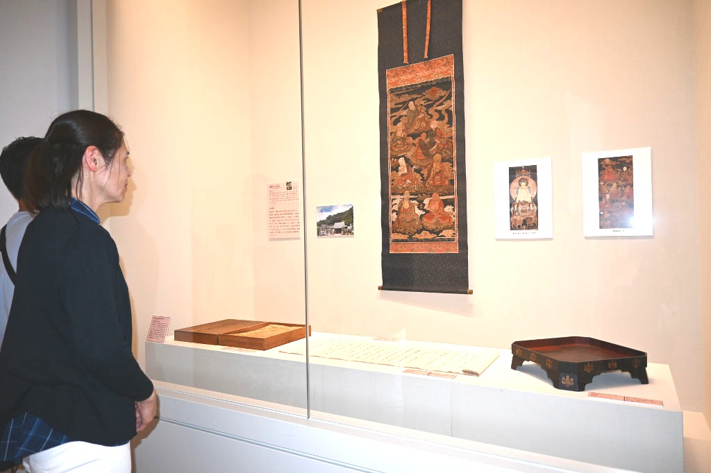 徳川家康の正室で豊臣秀吉の妹である旭姫ゆかりの品々＝静岡市葵区の市歴史博物館