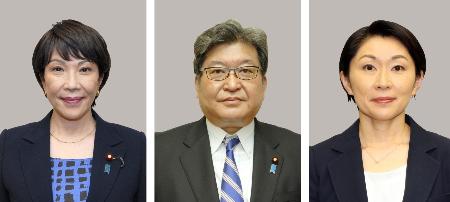 （左から）自民党の高市早苗経済安全保障担当相、萩生田光一政調会長、小渕優子選対委員長