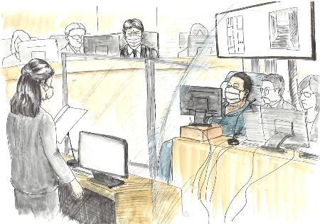 検察側の証拠調べを聞く青葉真司被告（右から３人目）（イラストと構成・田村角）