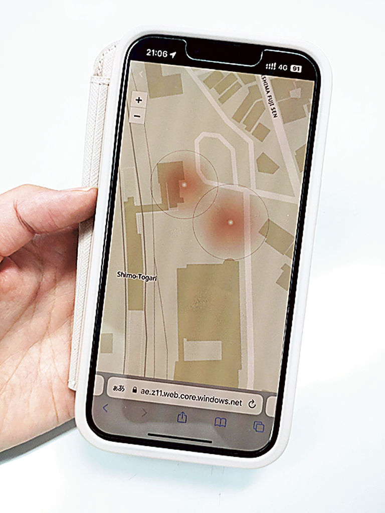 地図に音を配置したアプリの画面。聴覚を頼りに移動し、利用中は画面を見ないため「歩きスマホ」も防止できる