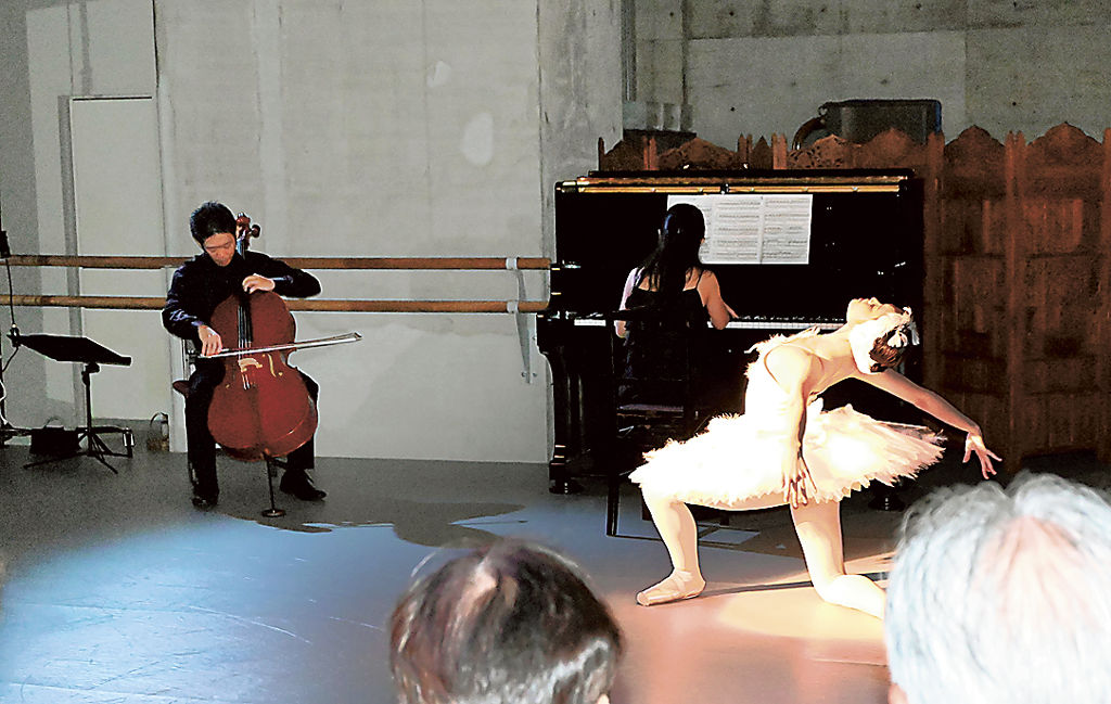 音楽とバレエが観客を魅了したコンサート＝静岡市葵区