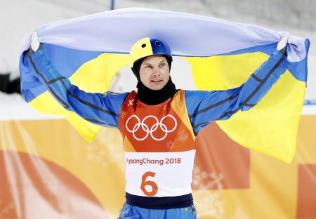 ２０１８年２月、平昌冬季五輪フリースタイルスキー男子エアリアルで優勝したウクライナのオレクサンドル・アブラメンコ選手（共同）