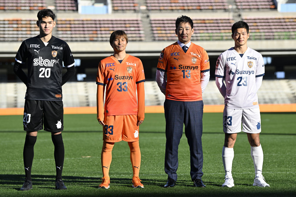 阪神の岩崎投手にJ2清水の「13番」 サポーター公言、新