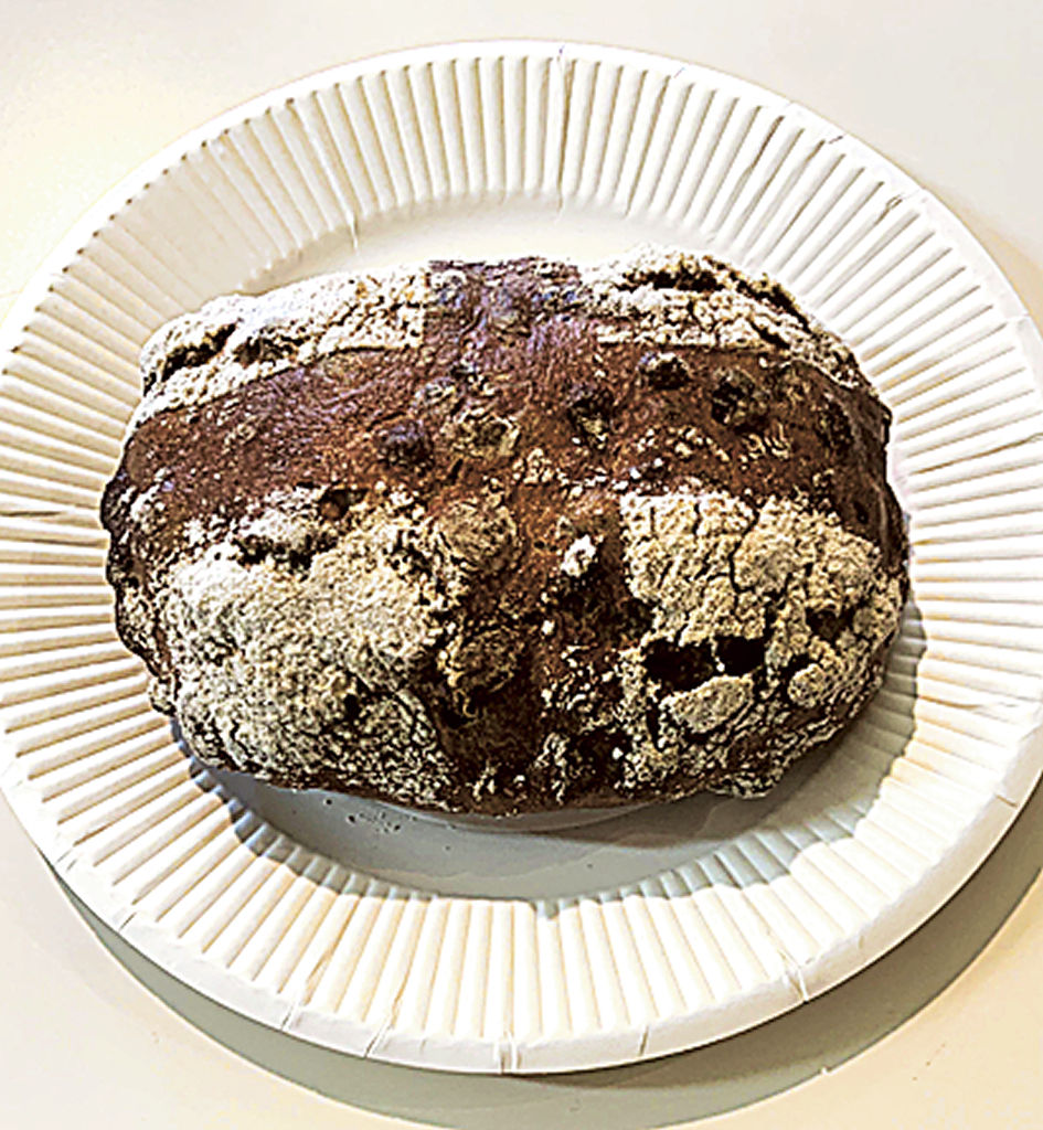 赤野さんが作ったパン「ルクスリエース・レーズン・ブロート」