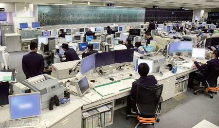 東京都内にある「新幹線総合指令所」＝ＪＲ東海提供（画像の一部を加工しています）