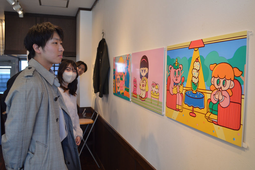 若手芸術家の発信の場として学生が企画して始まった「芸術楽座」＝静岡市葵区駿府町のギャラリーテルサ