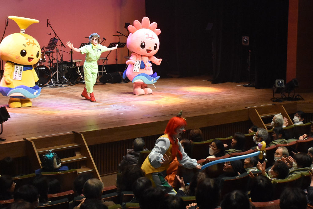 多彩な音楽が披露されたコンサート＝三島市民文化会館