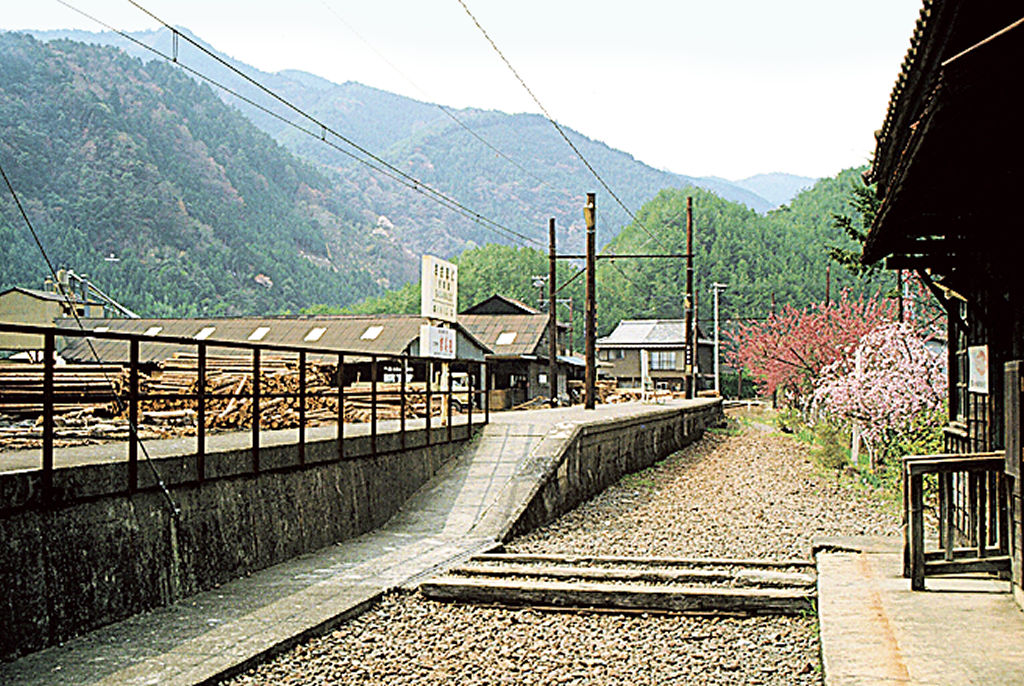 昭和５０年代の笹間渡駅（大井川鉄道提供）