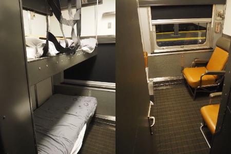 ＶＩＡ鉄道カナダの「カナディアン」の寝台車プラスクラスの室内。左が二段寝台を出した状態、右がいすが２脚置かれた状態＝２０２３年１２月、カナダ東部オンタリオ州（筆者撮影）